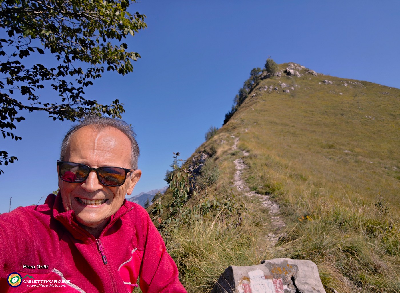 31 Finalmente, raggiunta la selletta tra cima e anicima, splende il sole ! .jpg